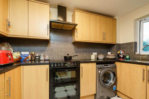 2 bedroom flat for sale, Cornmow Drive, London NW10