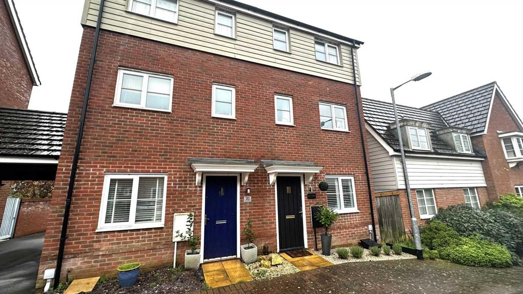 Rose Avenue, Costessey 3 bed semidetached house for sale £253,000