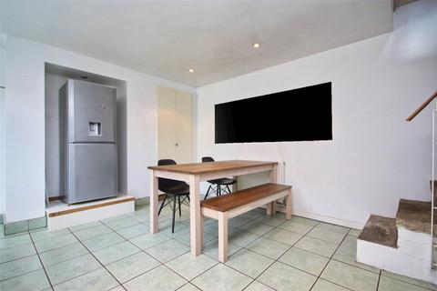 undefined, Norman Row, Leeds, West Yorkshire, LS5