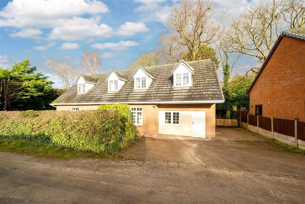 Newton Road, Lowton, Warrington... 4 bed bungalow £1,200 pcm (£277 pw)