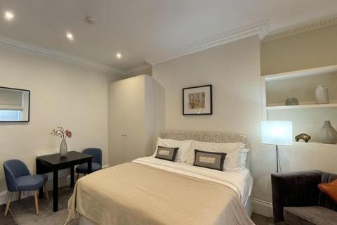 1 bedroom apartment to rent, Mayfair, London. W1J.