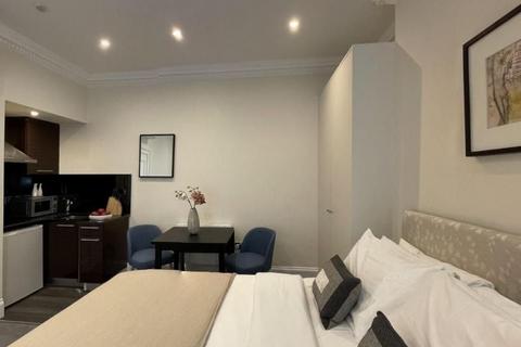 1 bedroom apartment to rent, Mayfair, London. W1J.