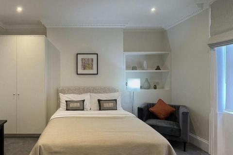 1 bedroom apartment to rent, Mayfair, London. W1J.