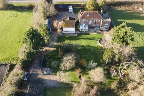 5 bedroom detached house for sale - Hardwick - COUNTRY HOUSE SET IN 1.23 ACRES
