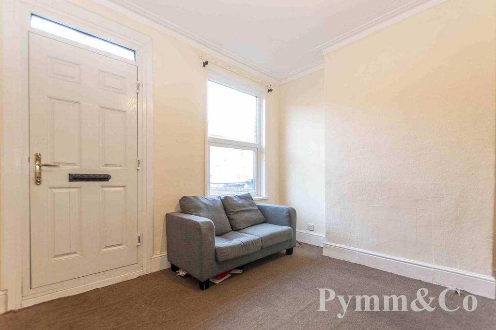Churchill Road, Norwich NR3 3 bed terraced house for sale £200,000