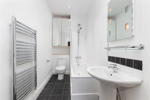 2 bedroom flat for sale - Kempsford Gardens, Earls Court