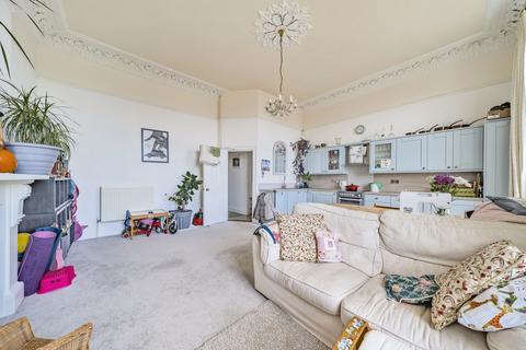 2 bedroom ground floor flat to rent, Powderham Terrace, Teignmouth