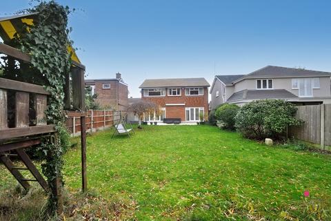 4 bedroom detached house for sale - Badgers Way, Thundersely