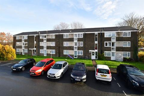 2 bedroom flat for sale, Dedisham Close, Crawley, West Sussex