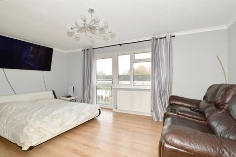 2 bedroom flat for sale, Dedisham Close, Crawley, West Sussex