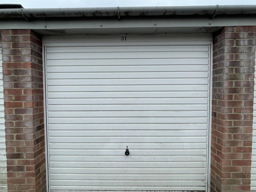 Malwood Road GARAGE, Southampton Garage £100 pcm (£23 pw)