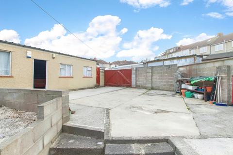 4 bedroom semi-detached house for sale - Edna Avenue, Brislington, Bristol, BS4 4LA