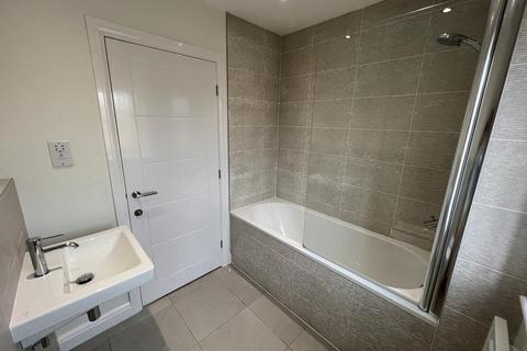 3 bedroom semi-detached house to rent - Holmes Close, Kirk Ella