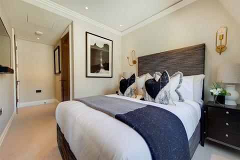 3 bedroom flat to rent, Prince Of Wales Terrace, Kensington, London