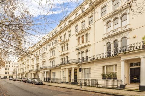 1 bedroom flat for sale, Kensington Gardens Square, London