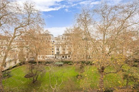 1 bedroom flat for sale, Kensington Gardens Square, London