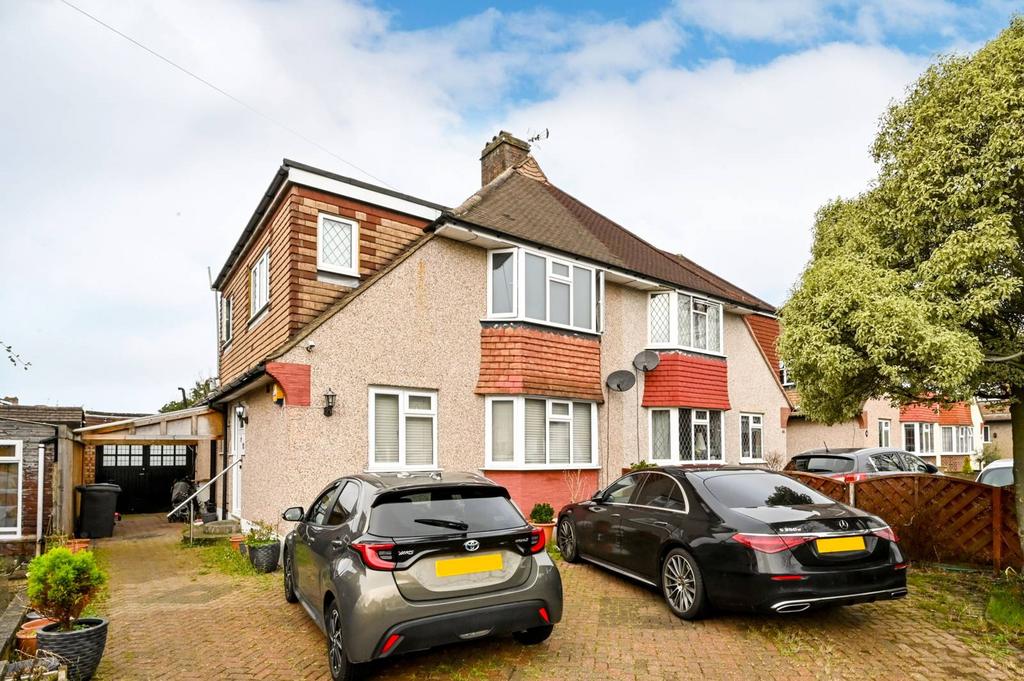 Knightwood Crescent, New Malden, KT3 3 bed semidetached house for sale