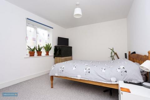 128 Apple Tree Close, Norton Fitzwarren, Taunton, TA2 6FF