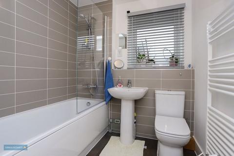 128 Apple Tree Close, Norton Fitzwarren, Taunton, TA2 6FF