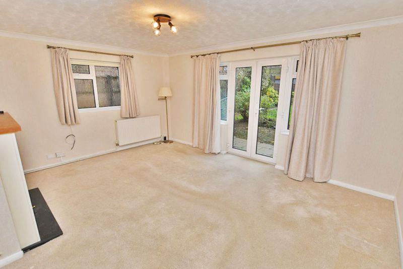 Hillary Road, Maidstone 2 bed semidetached house to rent £1,300 pcm