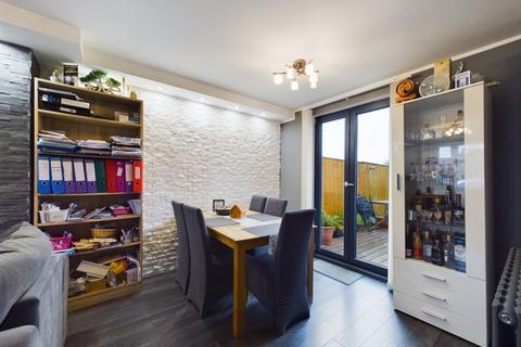 11 Delius Close, Hull, HU4 7NR
