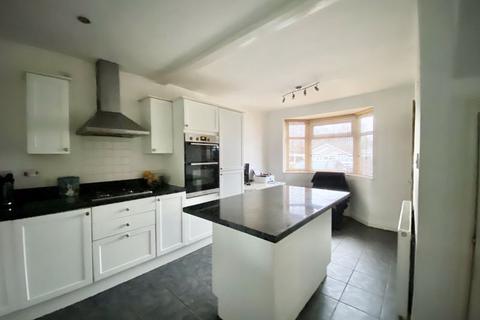32 Forge Lane, Little Aston, Sutton Coldfield, B74 3BE