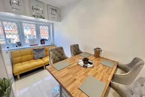 3 bedroom semi-detached house for sale - Dunbar Grove, Great Barr, Birmingham B43 7PT