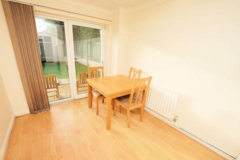 3 bedroom end of terrace house for sale, Shaftesbury Close, Nailsea BS48