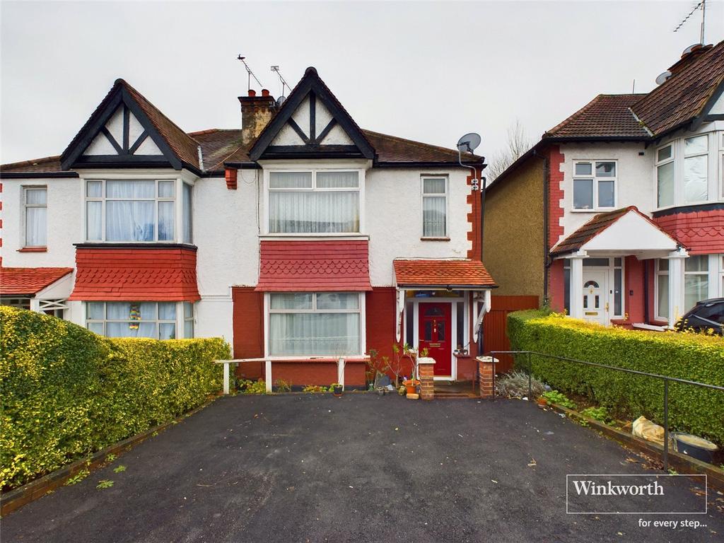 Wembley, Wembley HA9 3 bed semidetached house for sale £700,000