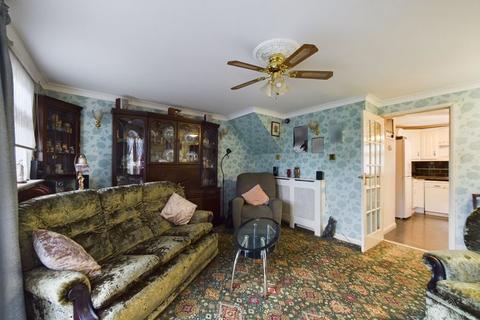71 Mayflower Close, South Ockendon, RM15 6HZ