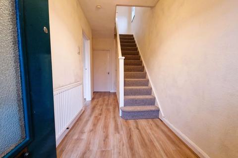 3 bedroom semi-detached house to rent - Addison Road, Rugby CV22