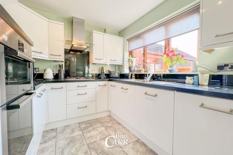 4 bedroom detached house for sale, Tamworth Road, Tamworth B78