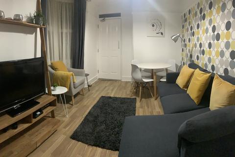 5 bedroom house share to rent - 8 Alton Road