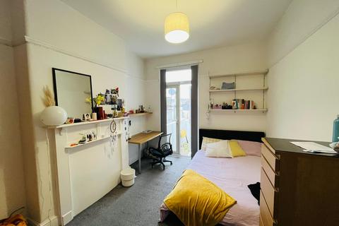 5 bedroom house share to rent - 8 Alton Road