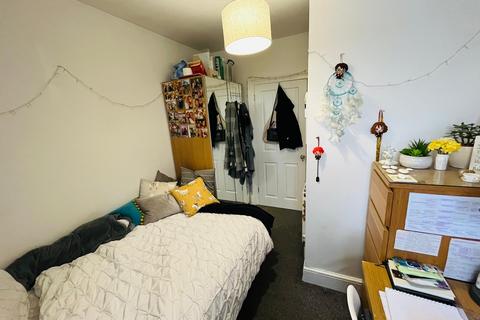 5 bedroom house share to rent - 8 Alton Road