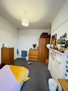 5 bedroom house share to rent - 8 Alton Road