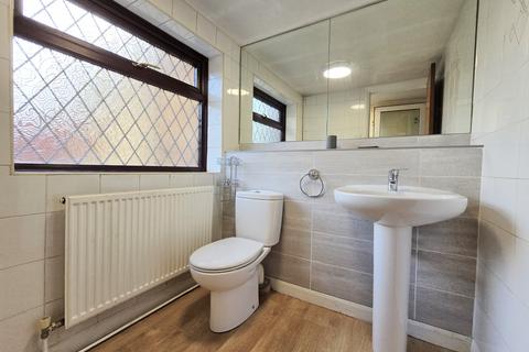 3 bedroom link detached house for sale, Windsor Way, Rayleigh, Essex