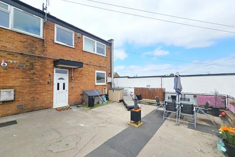 3 bedroom flat for sale, Eastwood Road, Rayleigh, Essex