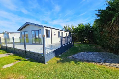 2 bedroom bungalow for sale, Steeple Bay Holiday Park, Steeple, Southminster