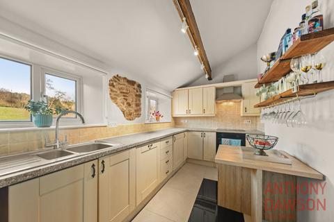 2 bedroom terraced house for sale - Thorneyholme Square, Burnley, Lancashire