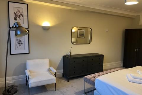 5 bedroom apartment to rent - London NW8