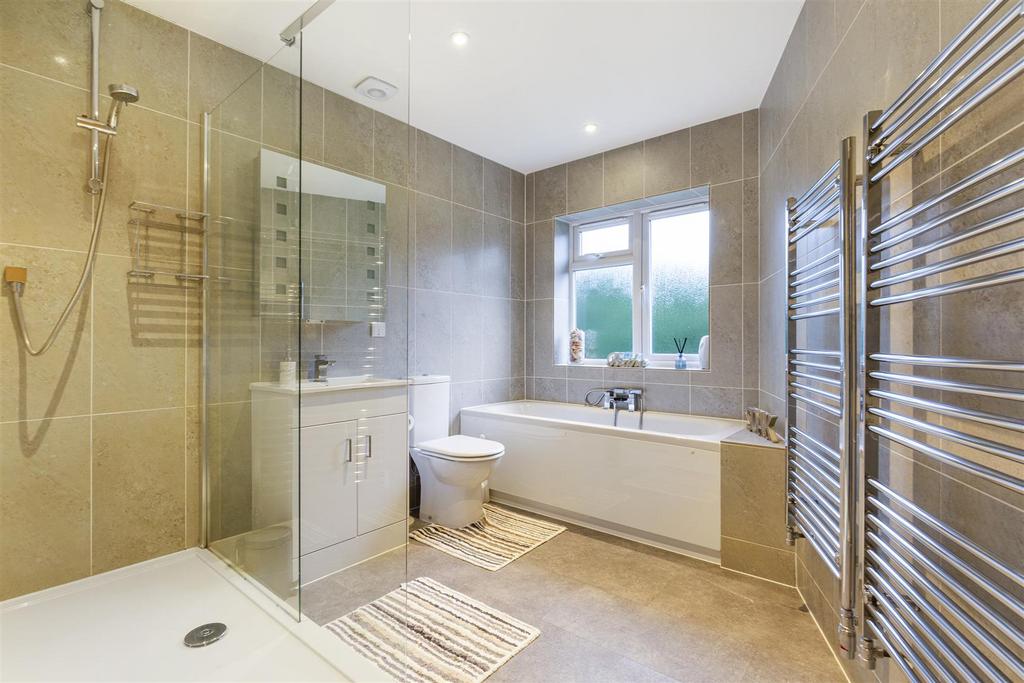 VICARAGE CLOSE 5 A (14).jpg