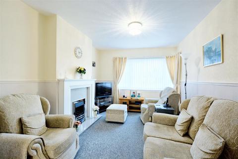 97 Barlock Road, Nottingham, NG6 0FG