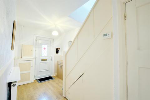 97 Barlock Road, Nottingham, NG6 0FG