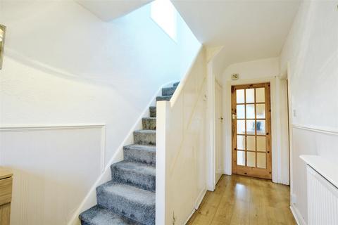 97 Barlock Road, Nottingham, NG6 0FG