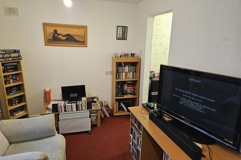 Studio for sale, Limeslade Close, Fairwater, Cardiff