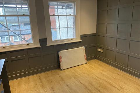 Studio to rent - Warwick Street, Leamington Spa