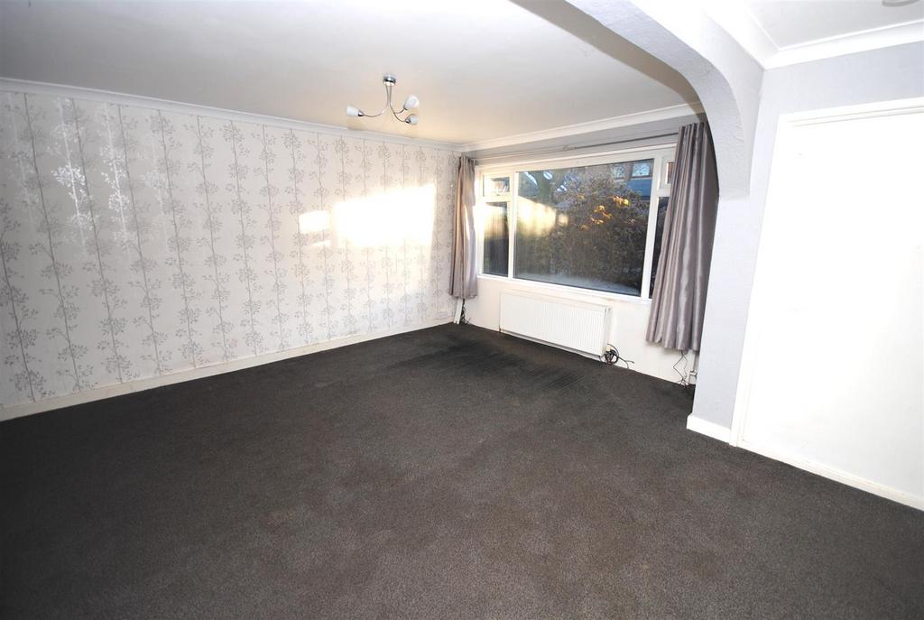 Lowther Avenue, Garforth, Leeds, LS25 3 bed detached house for sale £