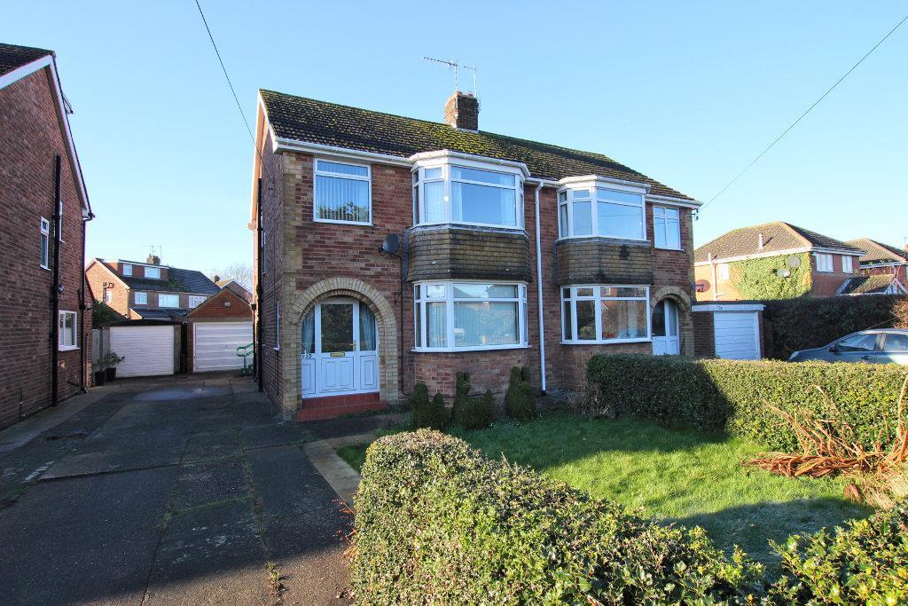 Woodhall Way, Beverley 3 bed semidetached house for sale £275,000