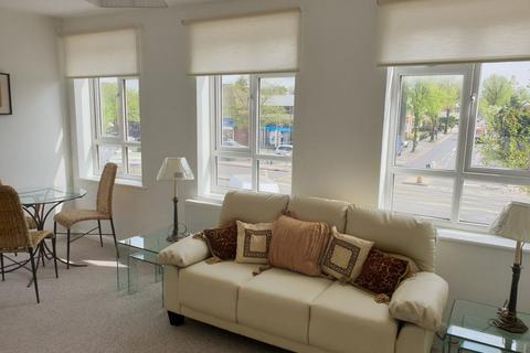 2 bedroom flat to rent, a Stratford Road, Shirley, Solihull